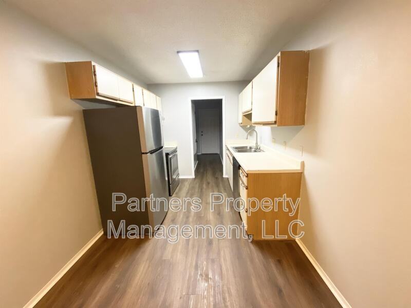 5705 Sara St - Photo 5 of 15