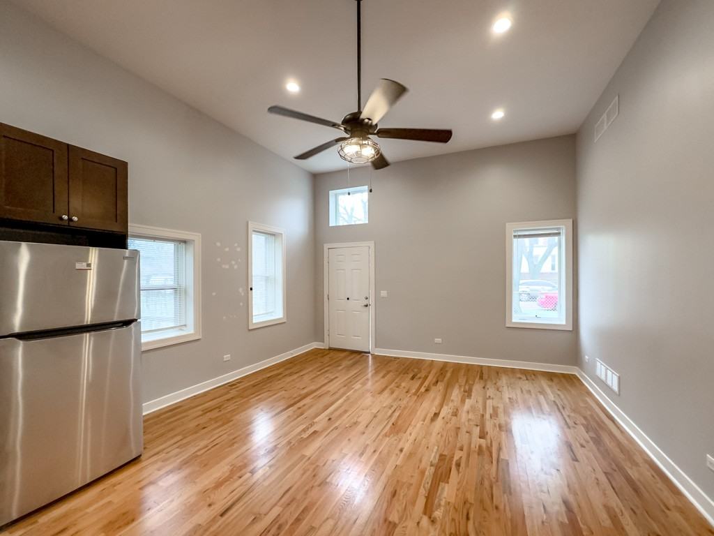 1929 West Montrose Avenue #1S - Photo 6 of 21