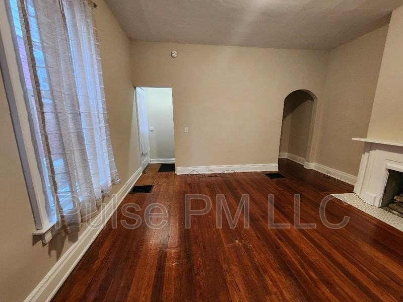 1539 Saint Clair Street #1 - Photo 4 of 20