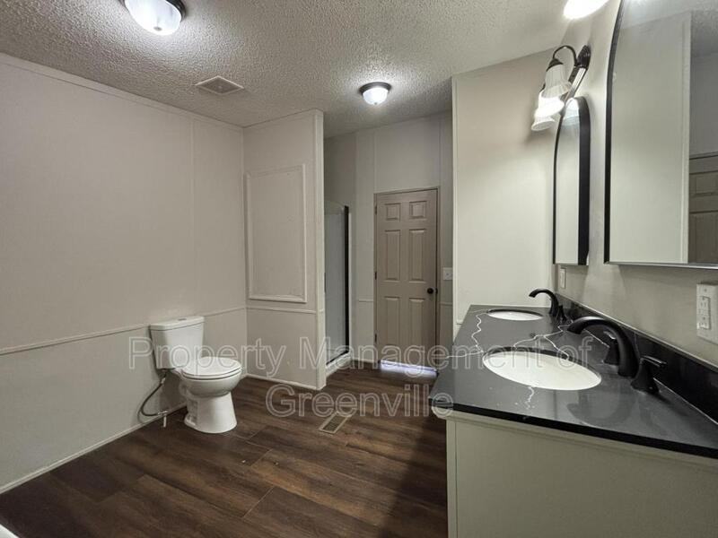 102 Tifton Ct - Photo 3 of 16