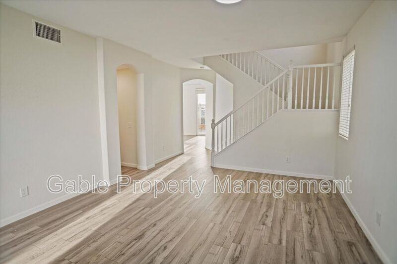 29459 Shannon Ct - Photo 3 of 22