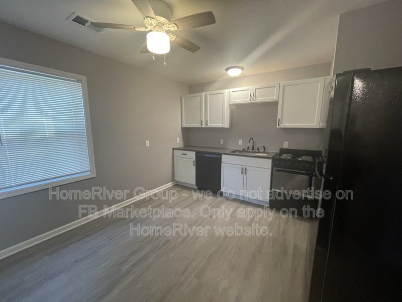 10707 Ewing Drive - Photo 6 of 20