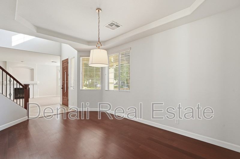 18560 E Strawberry Dr - Photo 4 of 45