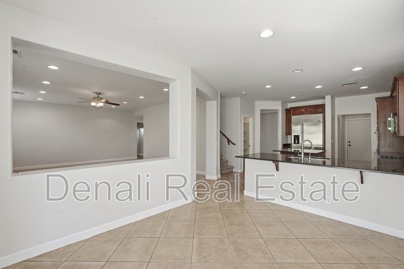 18560 E Strawberry Dr - Photo 5 of 45