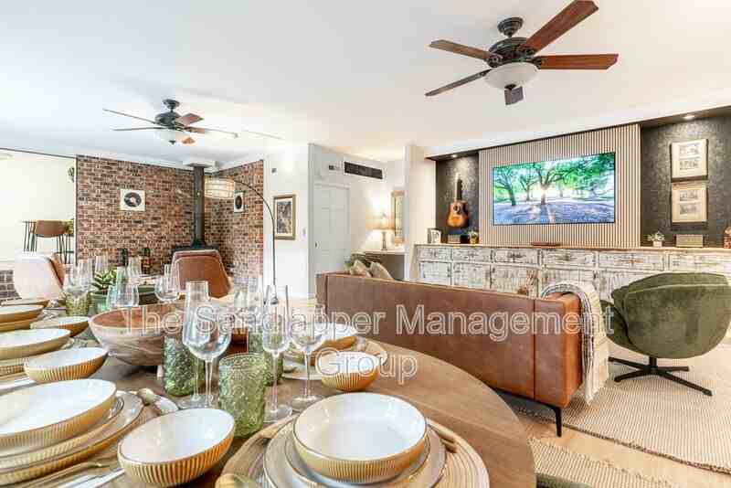 4640 Glenn St - Photo 3 of 22