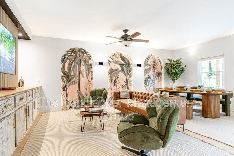 4640 Glenn St - Photo 4 of 22