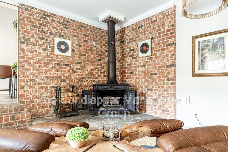 4640 Glenn St - Photo 6 of 22