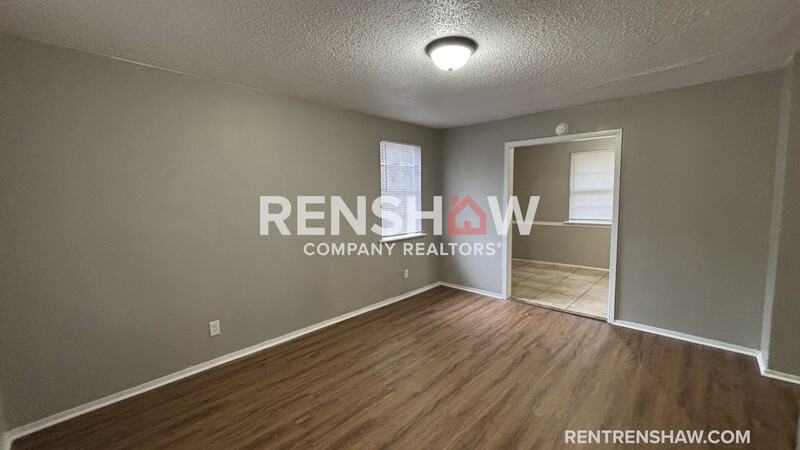 3149 University St - Photo 3 of 14