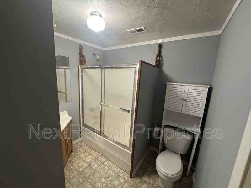 402 Overby Street - Photo 7 of 21