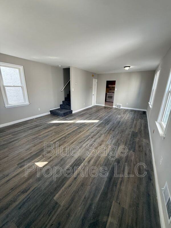 105 W Broadway Ave - Photo 2 of 15