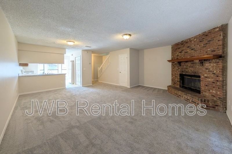 5603 Bennington Dr - Photo 5 of 15