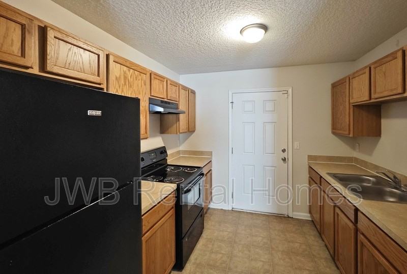 2353 Johnson Ave - Photo 3 of 9