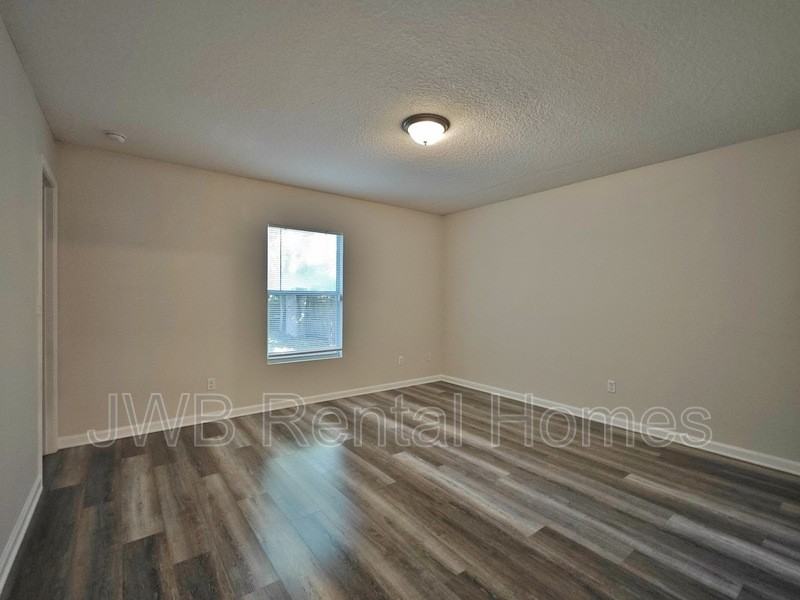 2353 Johnson Ave - Photo 6 of 9