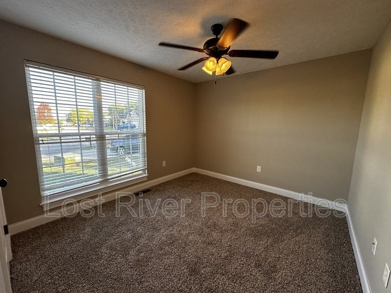 2740 Pointe Ct - Photo 7 of 10