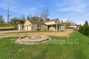 featured image of 1121 Eastwood Dr