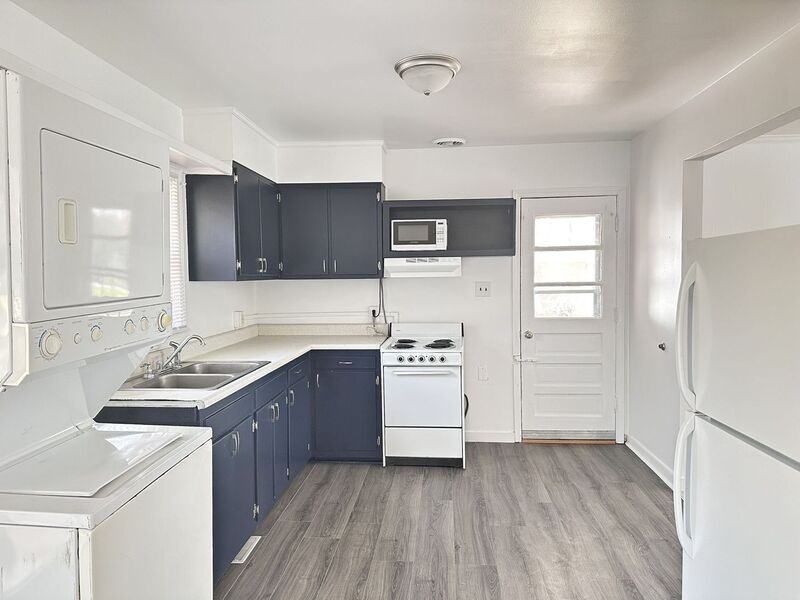 1270 Peach Tree Dr - Photo 6 of 18