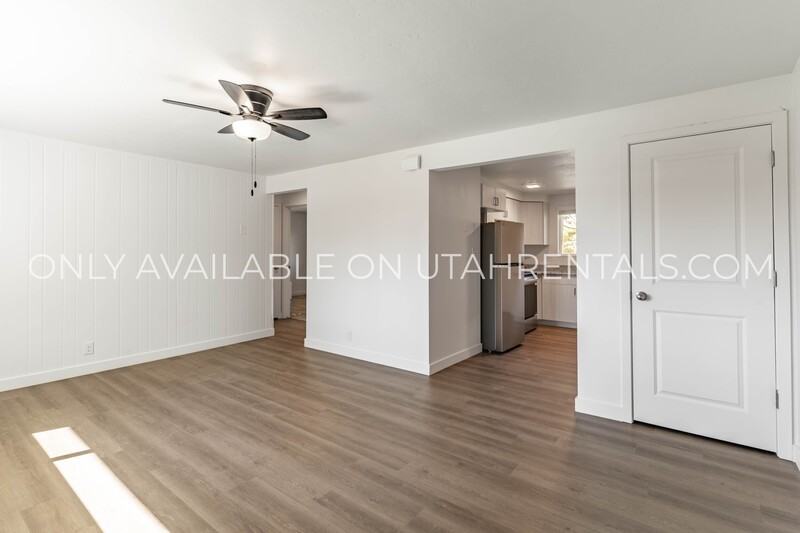 111 Starcrest Dr - Photo 2 of 27