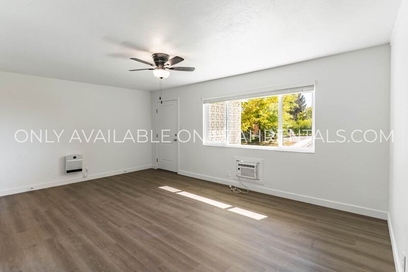 111 Starcrest Dr - Photo 3 of 27