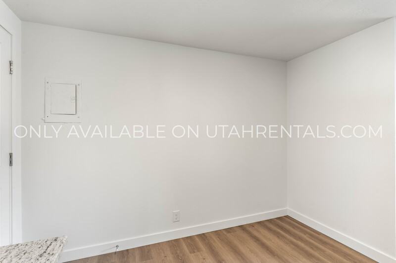 111 Starcrest Dr - Photo 6 of 27