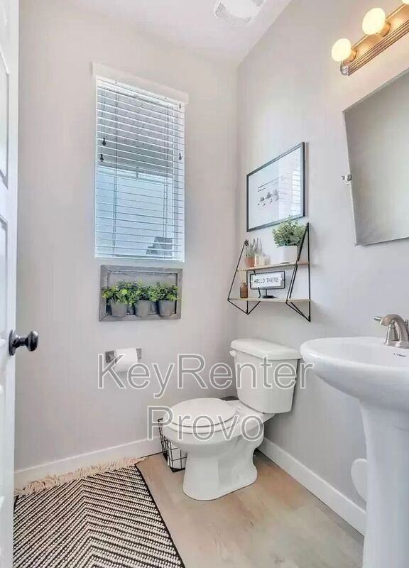 934 Sw - Photo 4 of 17