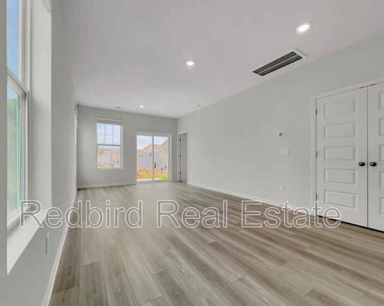 1665 Manuka Ln - Photo 6 of 24