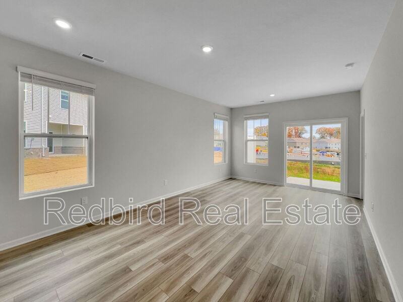 1665 Manuka Ln - Photo 7 of 24