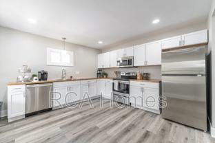 537 N Sheffield Ave - Photo 1 of 1