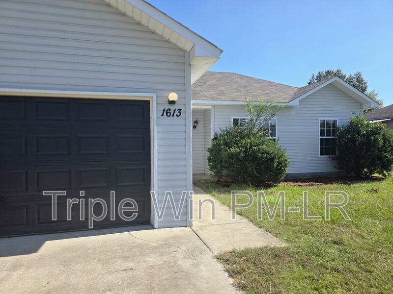 1613 Moon Rd - Photo 3 of 29