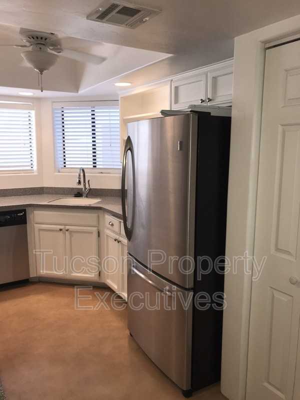 2839 E Weymouth Cir - Photo 4 of 21