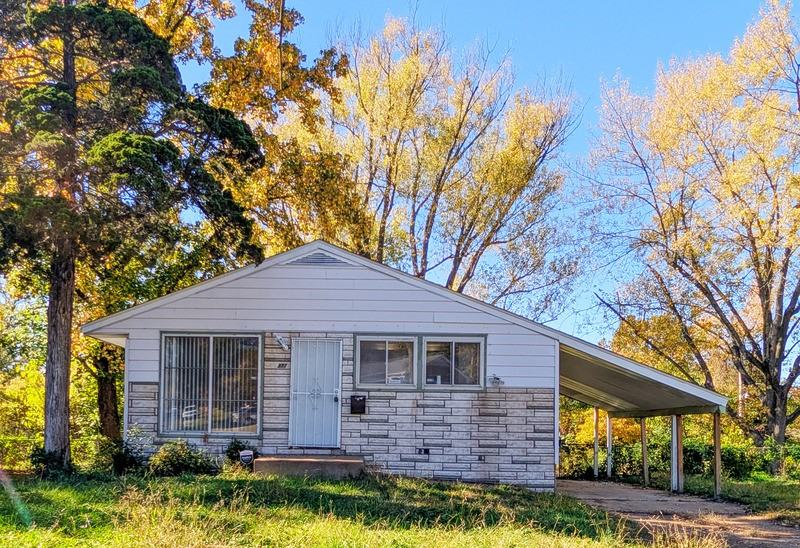 277 Roderick Dr - Photo 2 of 22