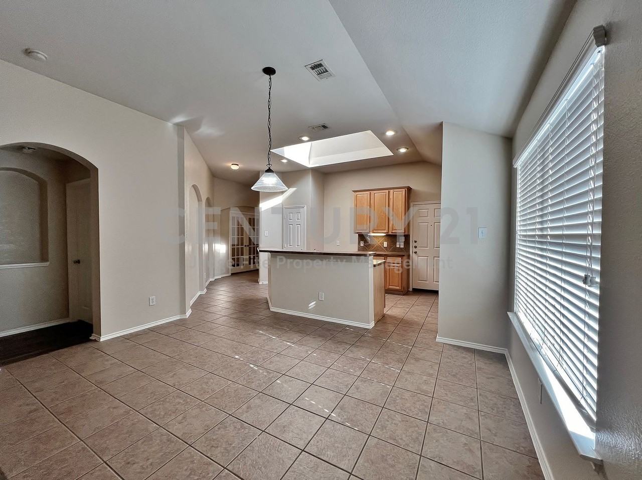 5939 Waterford Dr - Photo 3 of 11