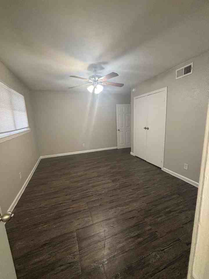 Spanish Stone Apartments - Photo 7 of 14