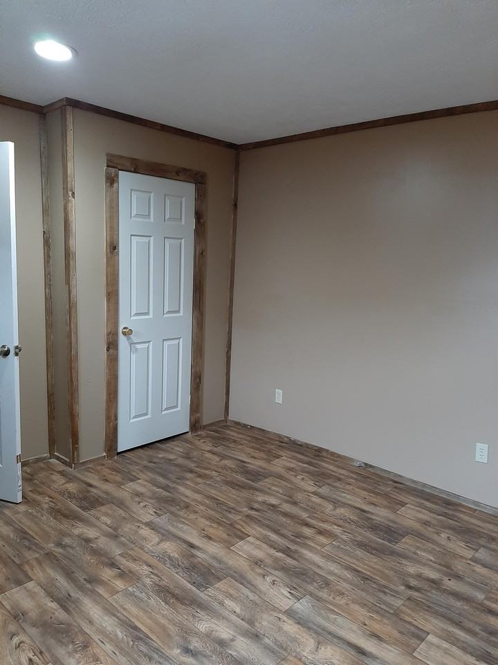 Shawnee Avenue Complex - Photo 7 of 12