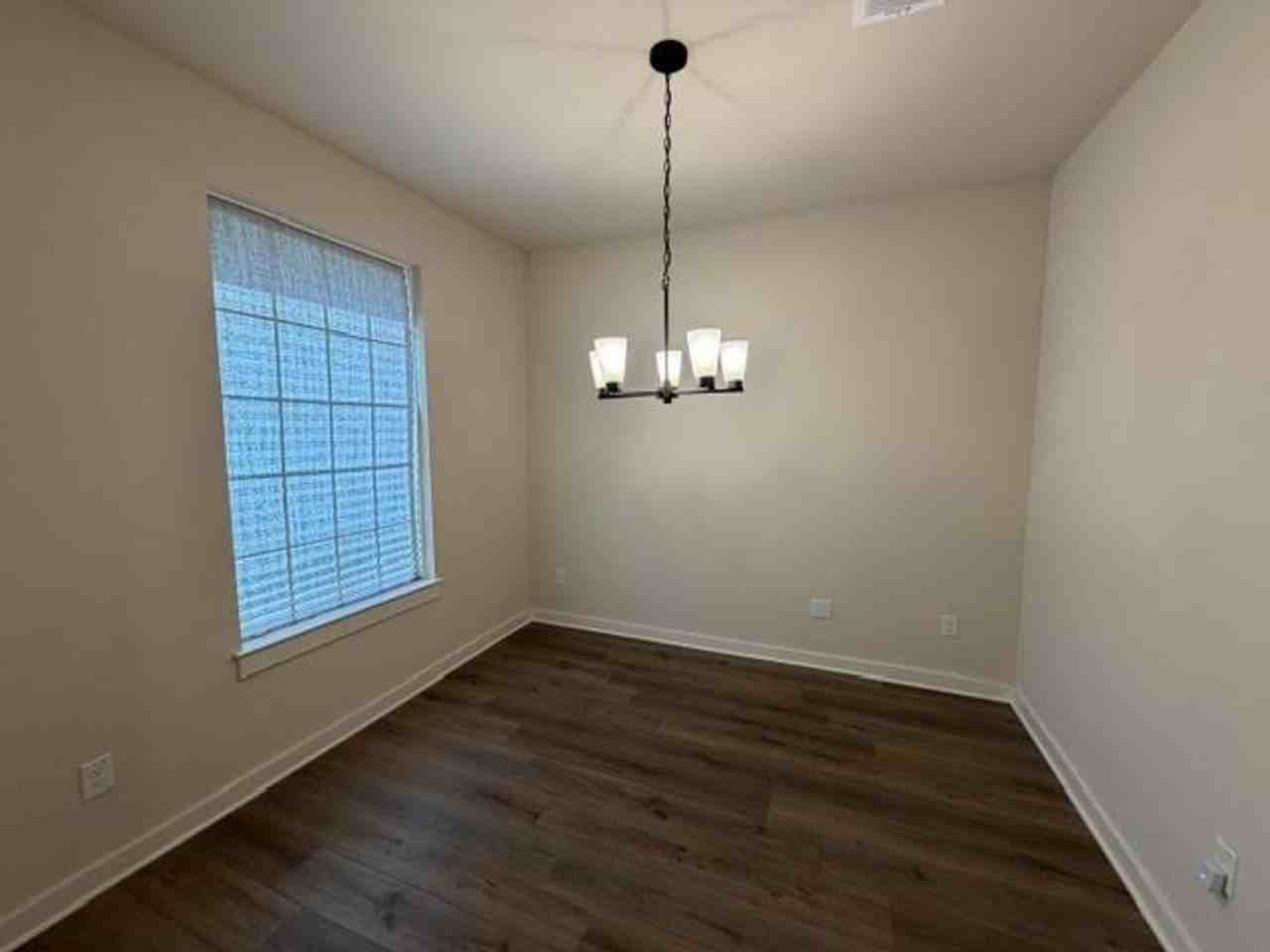 6913 Sulphur Ct - Photo 5 of 18