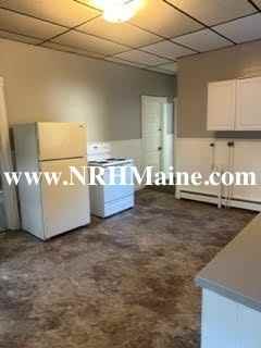 27-27 1/2 Laurel Avenue, Auburn, ME - Photo 3 of 10