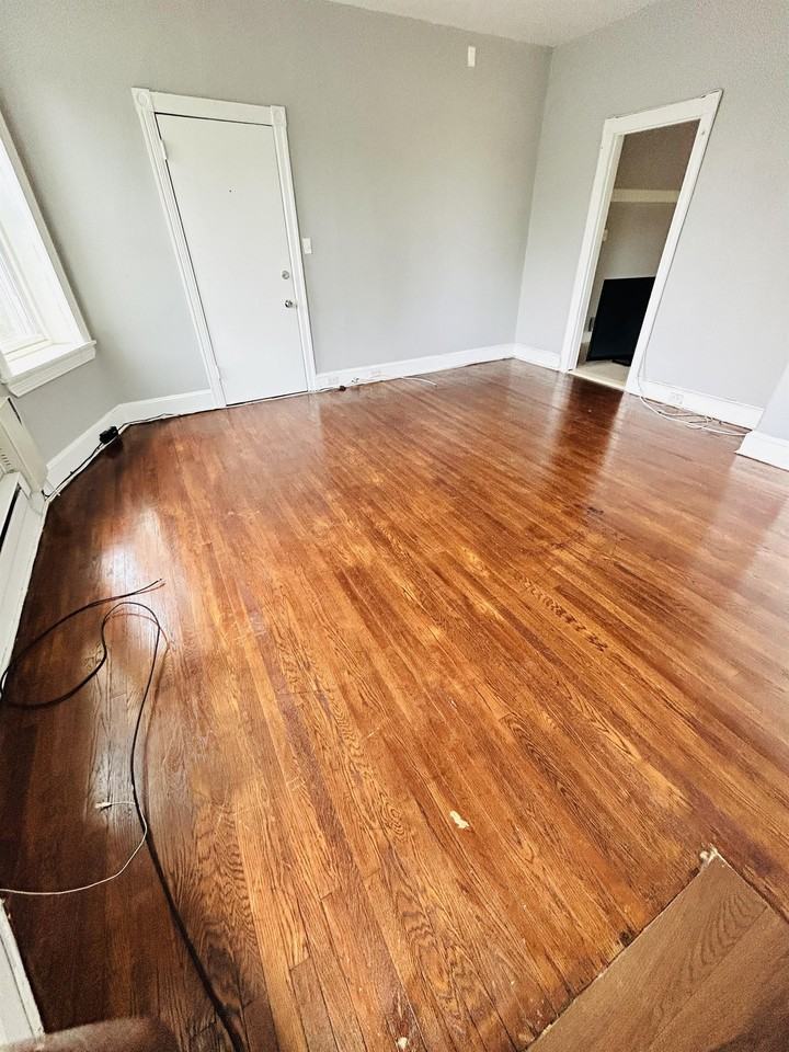 7437 Oxford Avenue - Photo 4 of 11