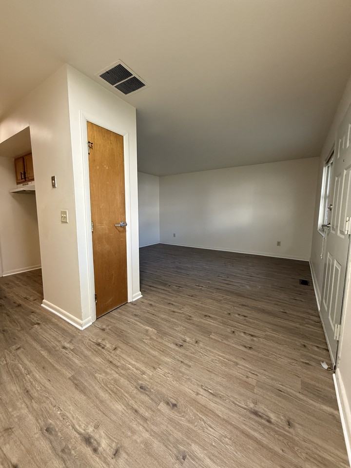 619 Willow Street - Photo 6 of 11