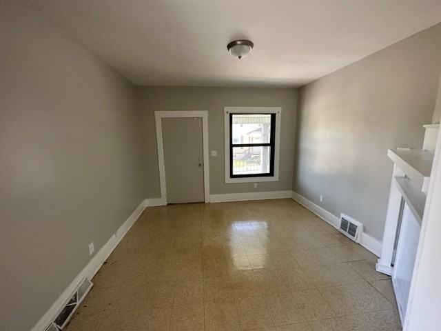 212 Thornton Avenue Unit 2 - Photo 3 of 19