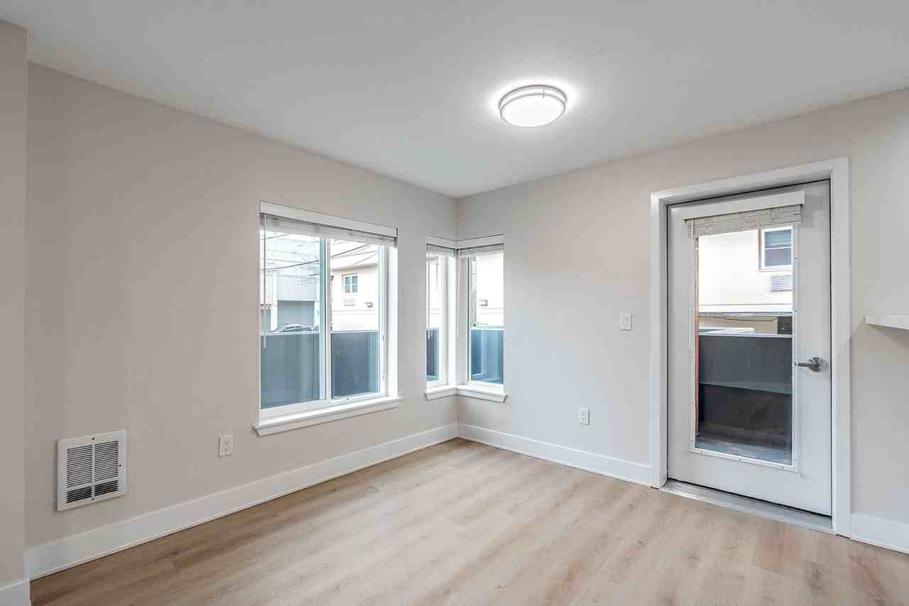 Modern Apartments - Photo 5 of 34