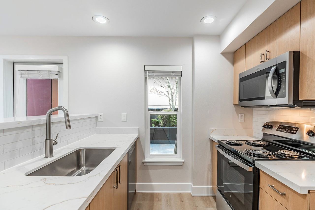 Modern Apartments - Photo 6 of 34