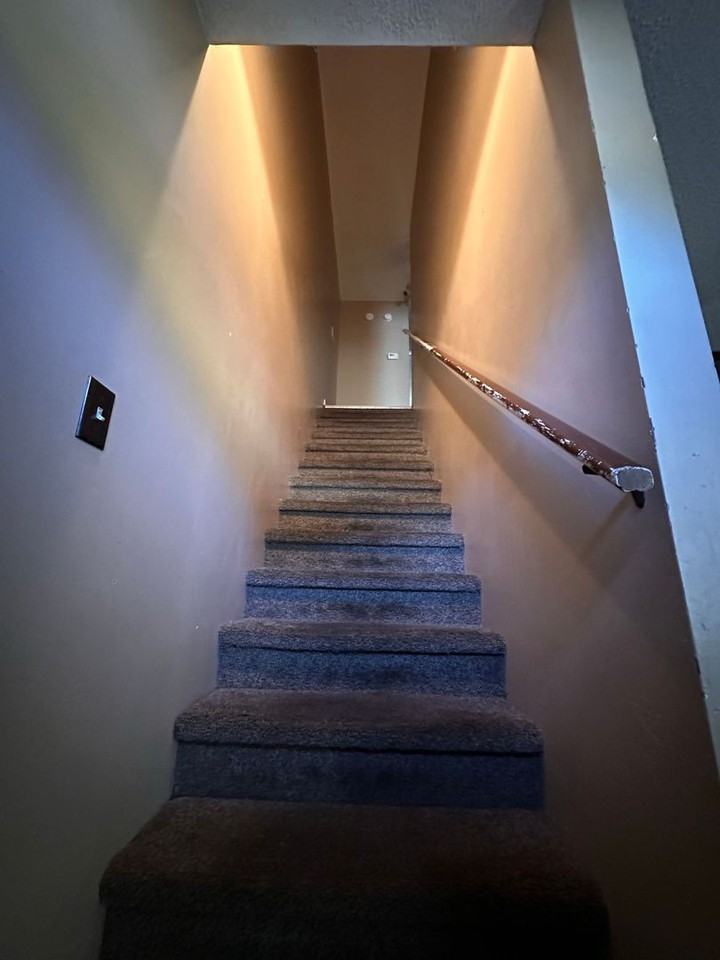 192 Lakeview Dr - Photo 3 of 7