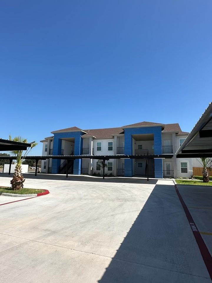 302 Sylvia Handy Drive - Photo 4 of 6