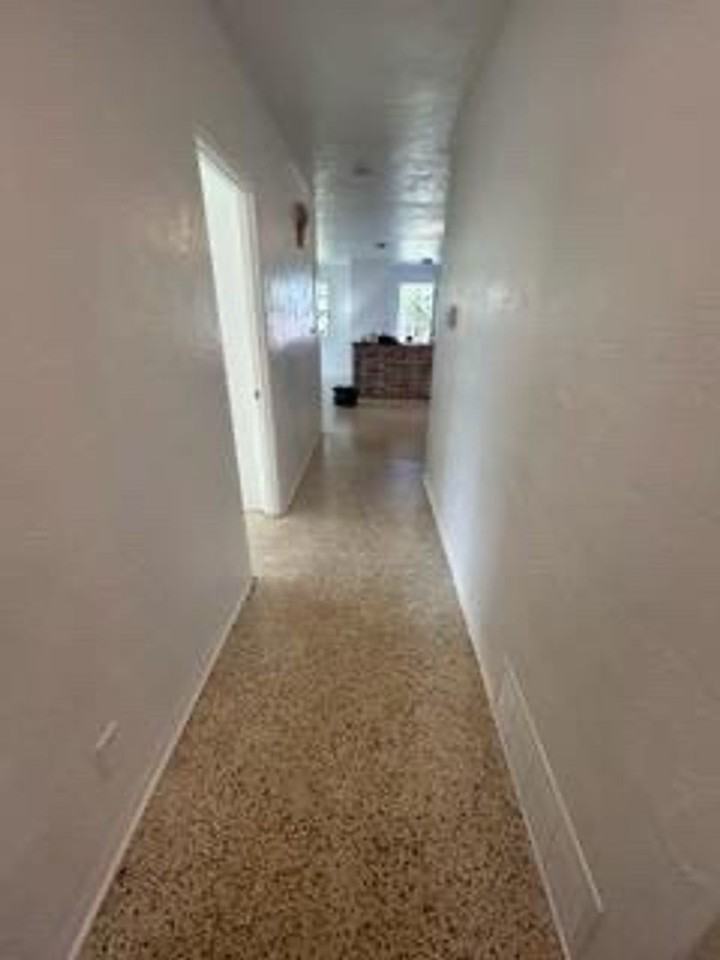 423 N Ridgewood Ave - Photo 6 of 16