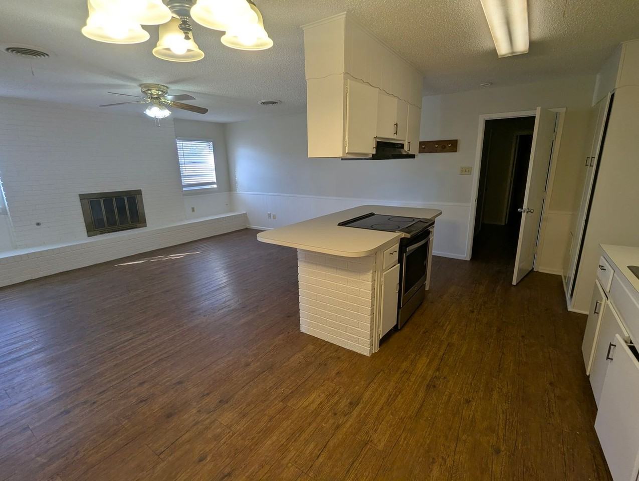 5416 36th St - Photo 3 of 14