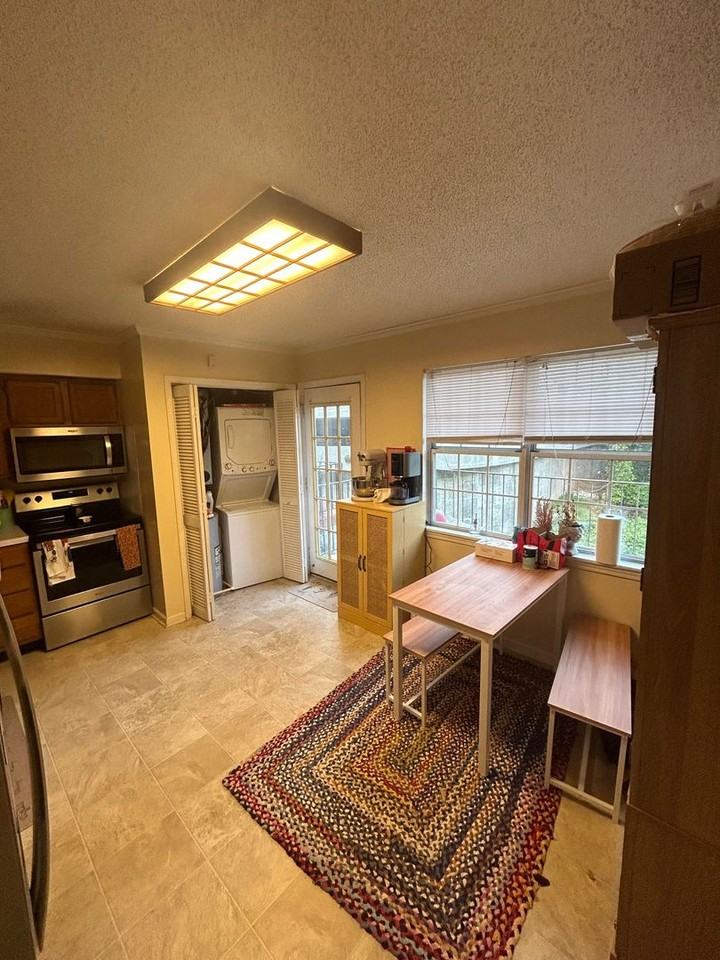 188 Williams Street #16 - Photo 5 of 10