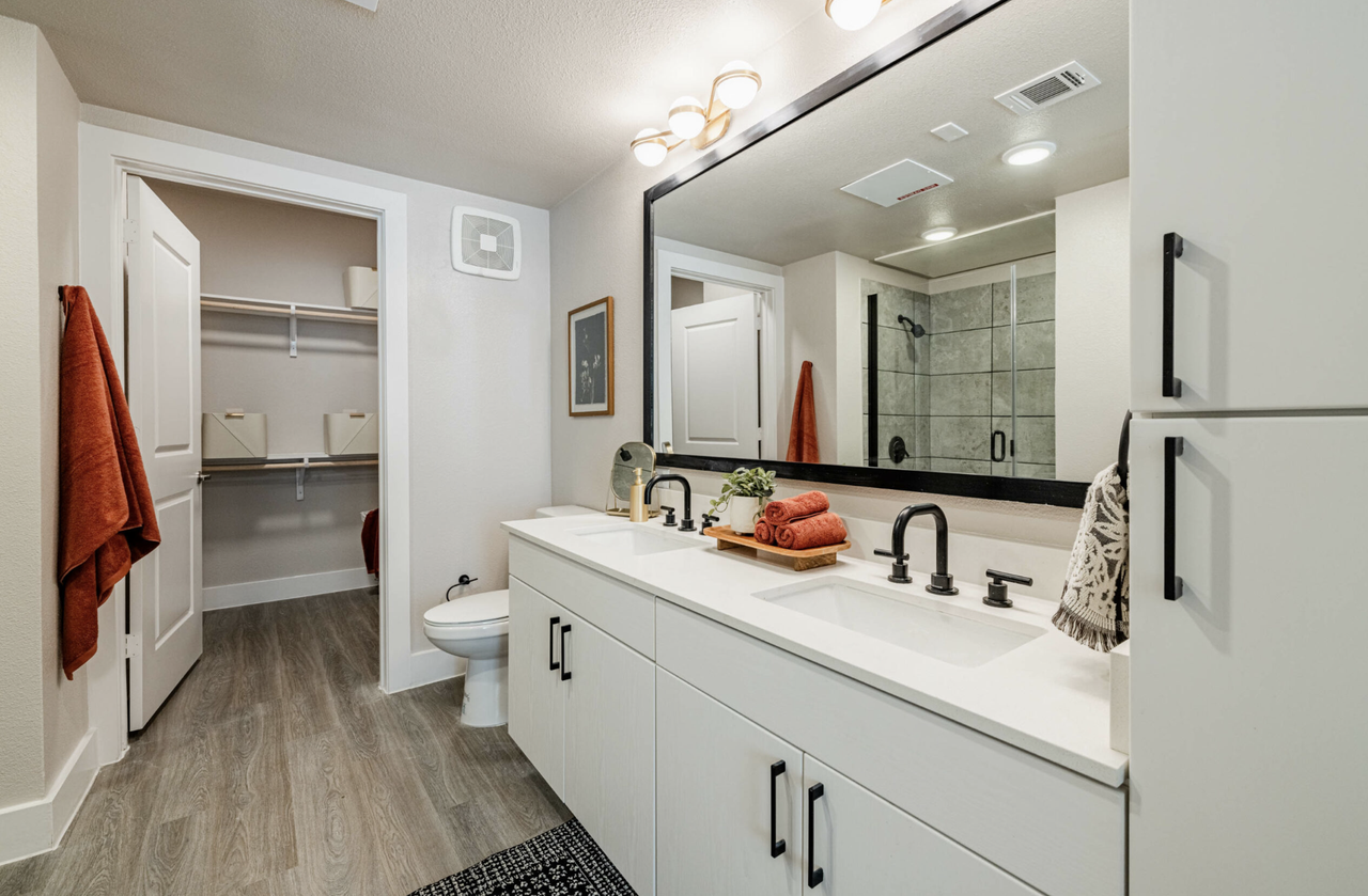 12330 North Interstate Highway 35 - Photo 4 of 21