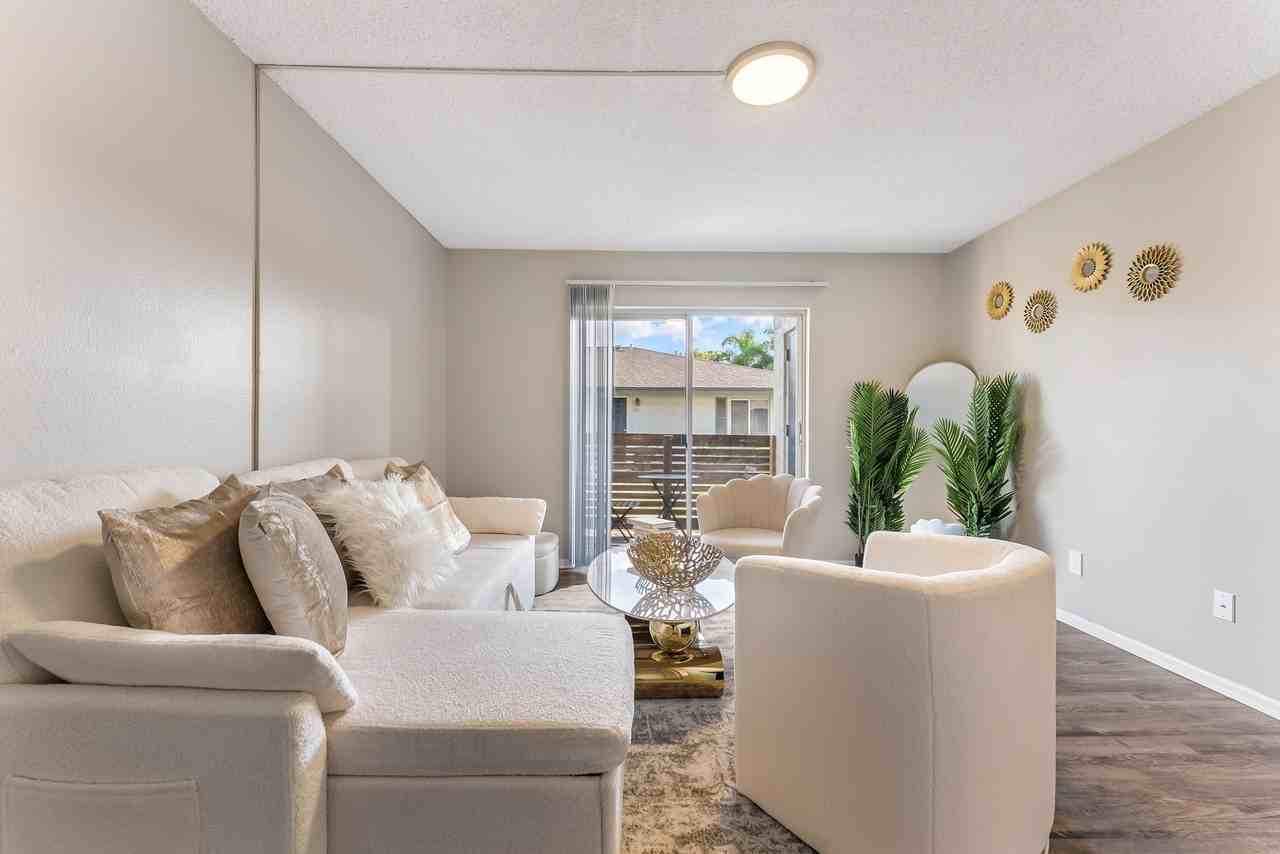 Shoreline Pointe Apartments - Photo 3 of 43