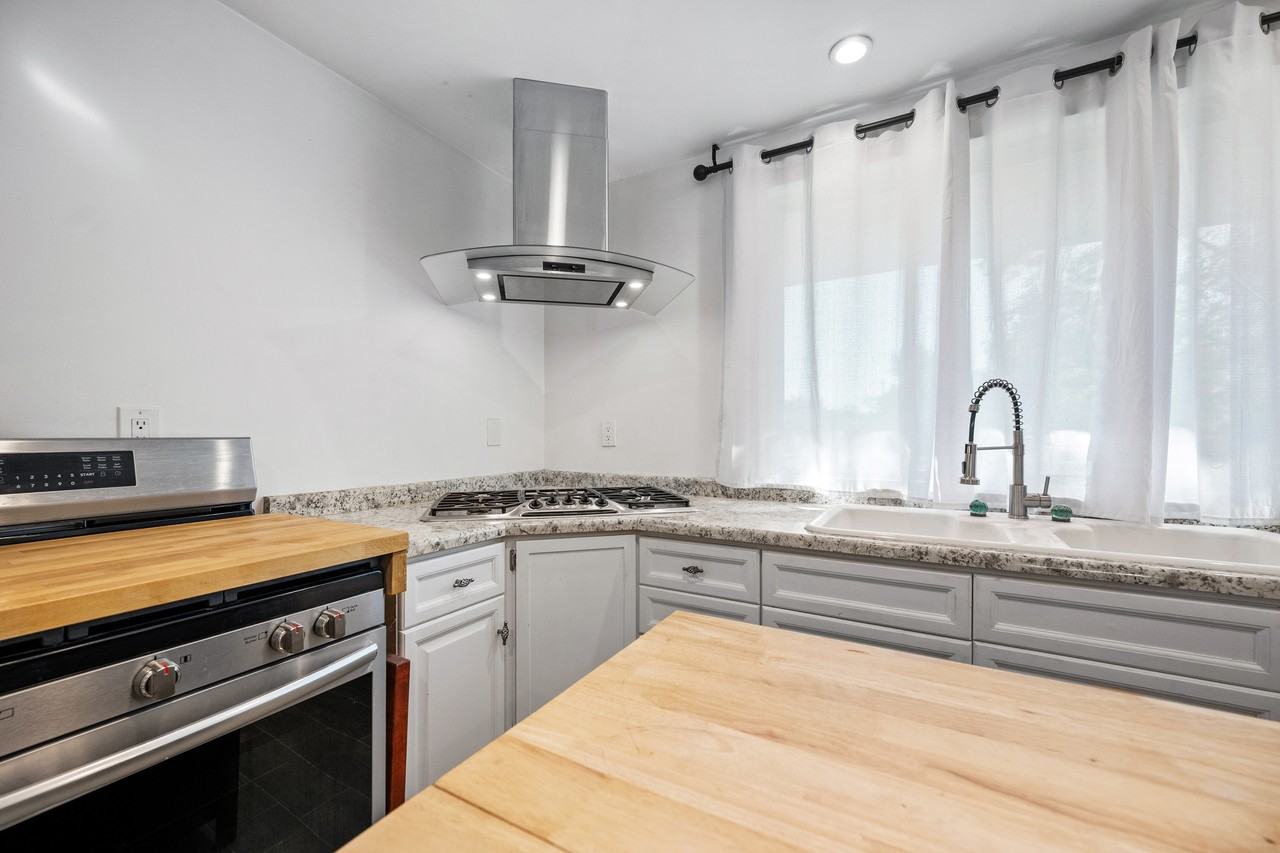 1014 East Orange Drive - Photo 6 of 20