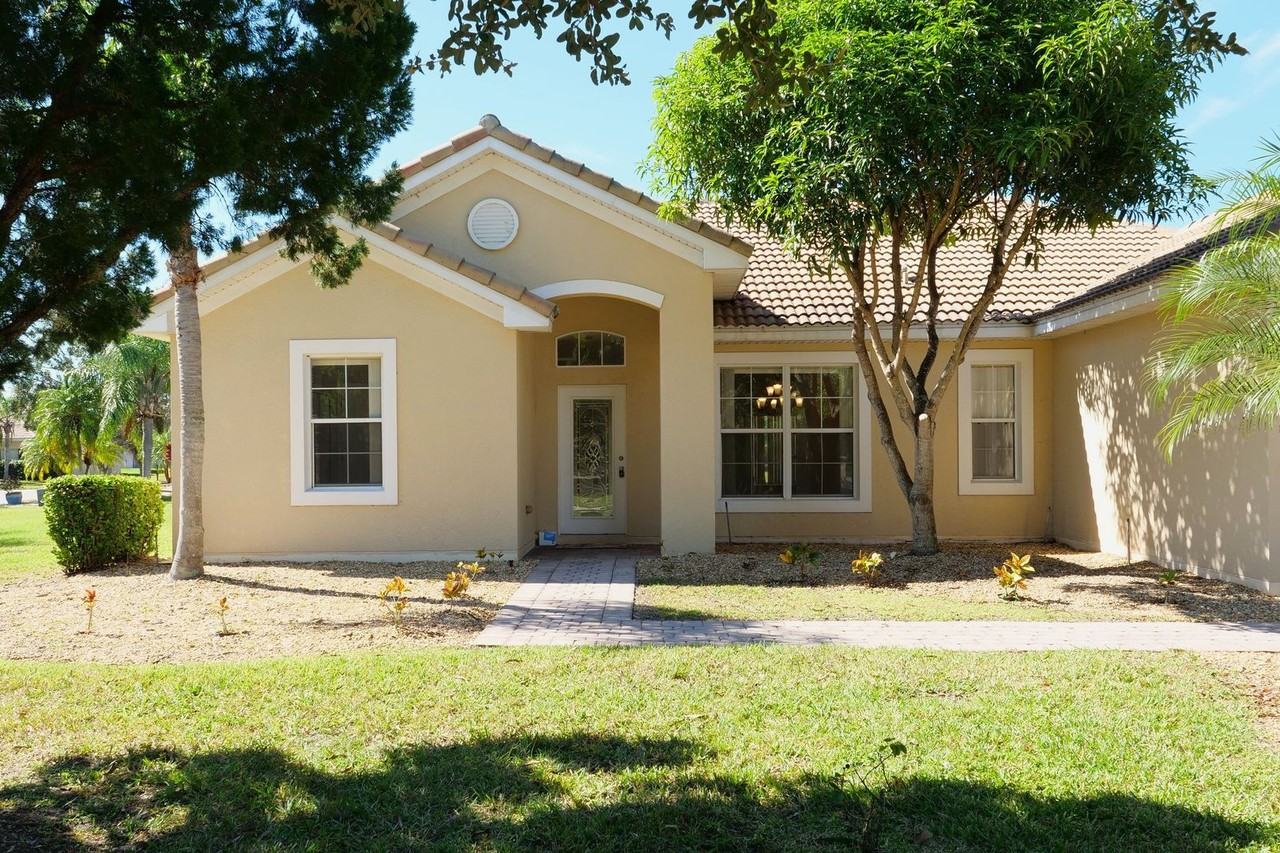 4000 Bougainvillea Place - Photo 2 of 32