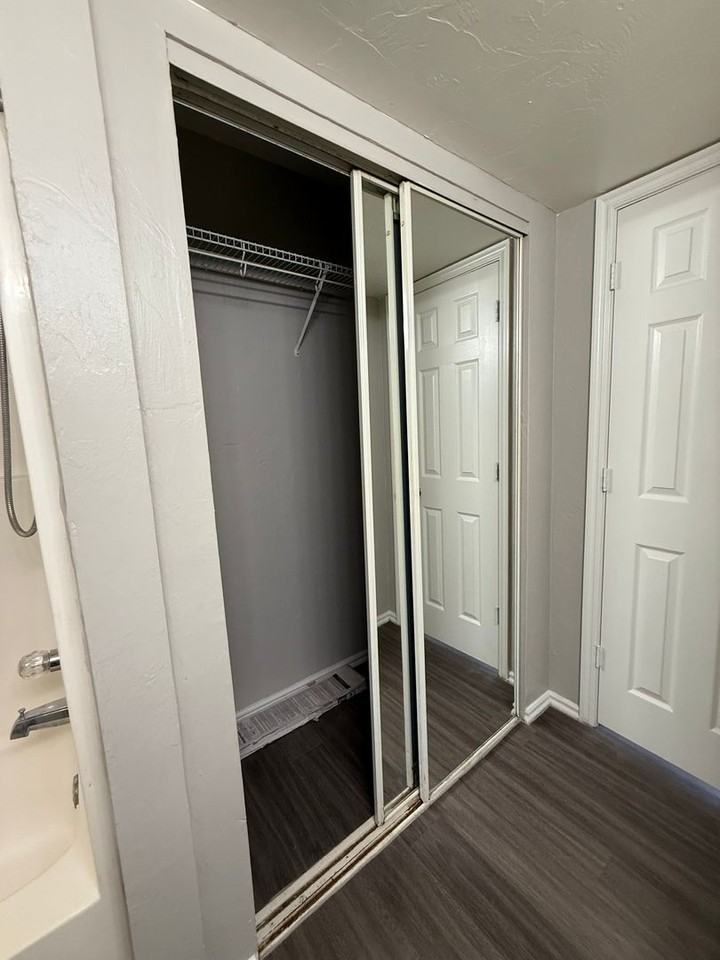 2021 Nw 25th St - Photo 7 of 7